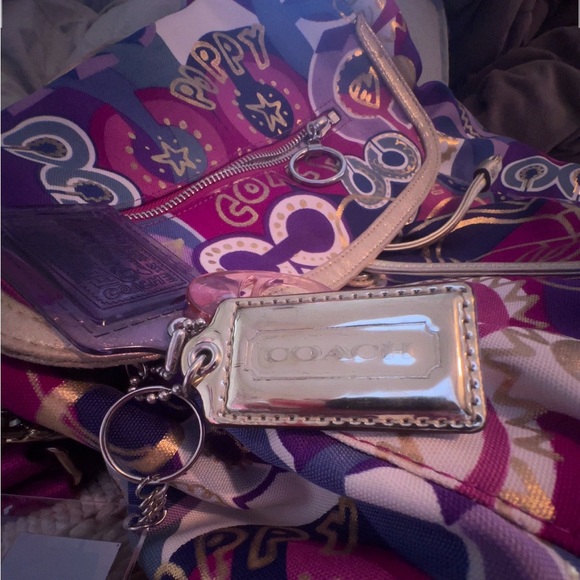 RARE LIMITED EDITION POPPY COACH
PURSE BACKPACK - Picture 2 of 4